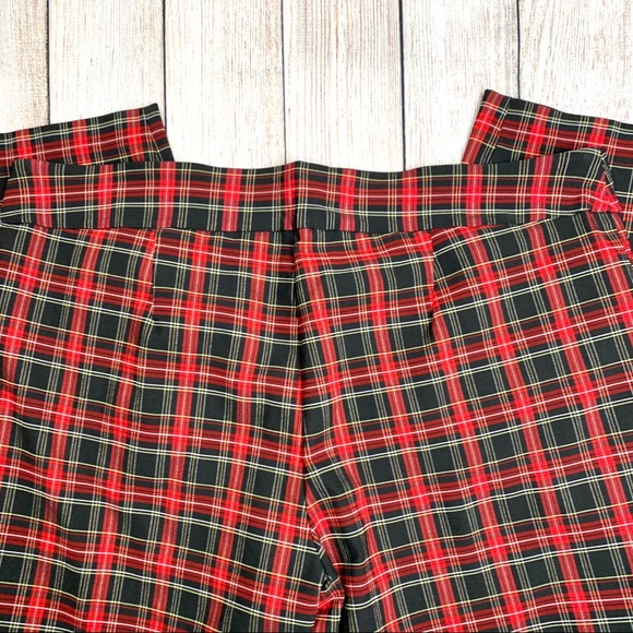 Terra & Sky Red & Black Plaid Cropped Pants - Picture 6 of 8